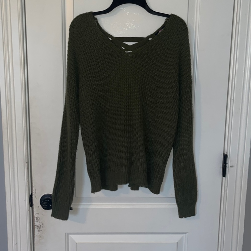This is a Ransom knitted, olive green, sweater, size extra large.